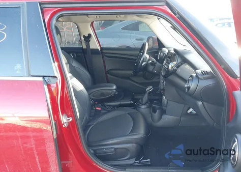 2015 Mini Hardtop Cooper z USA, uszkodzony, nr VIN WMWXS5C52FT831839